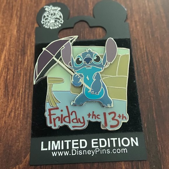 2009 Limited Edition Friday the 13th Stitch Disney Park Pin - Picture 1 of 3